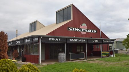 Abandoned building of Vincenzo's at Stanthorpe