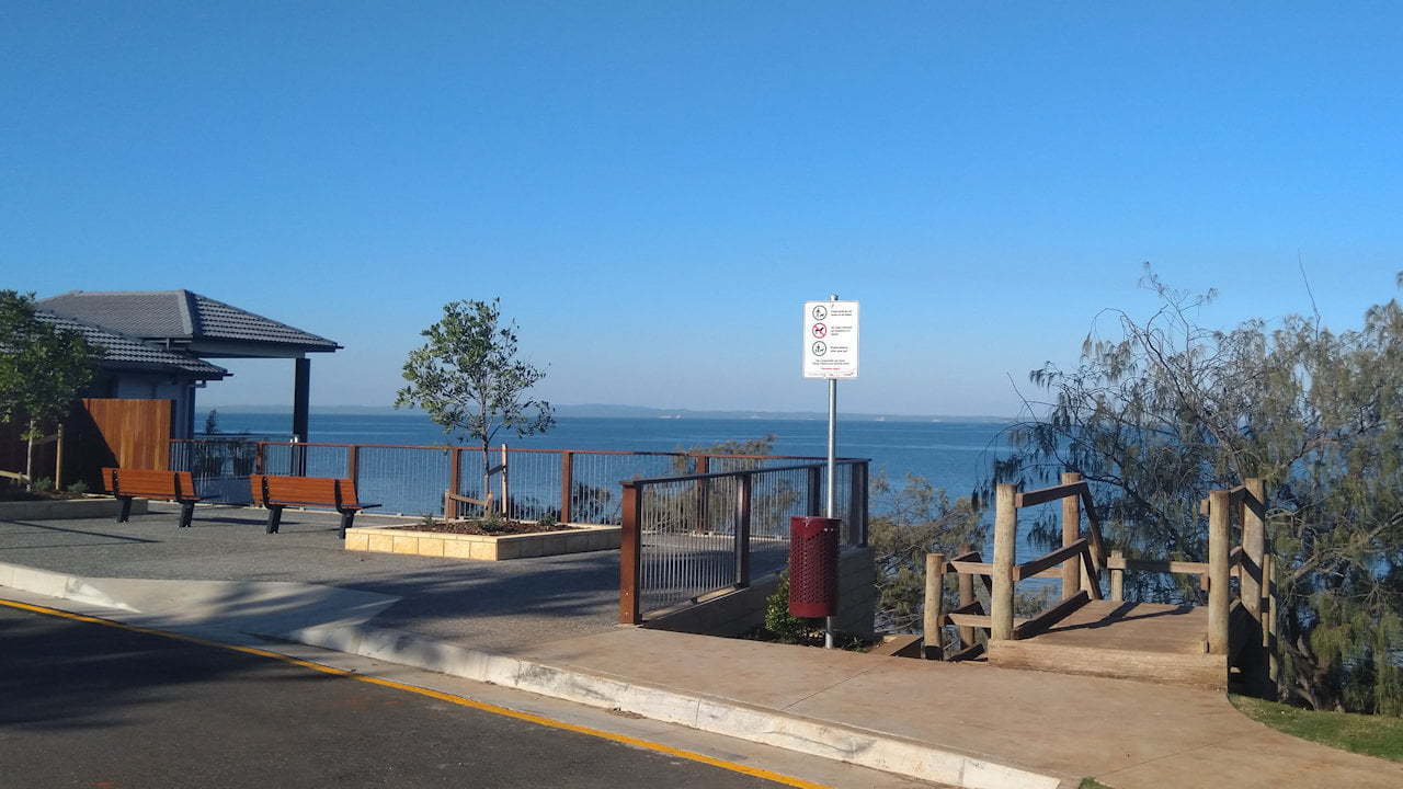 Viewing platform at Eversleigh Rd access point to Queens Beach with views across to Moreton Island