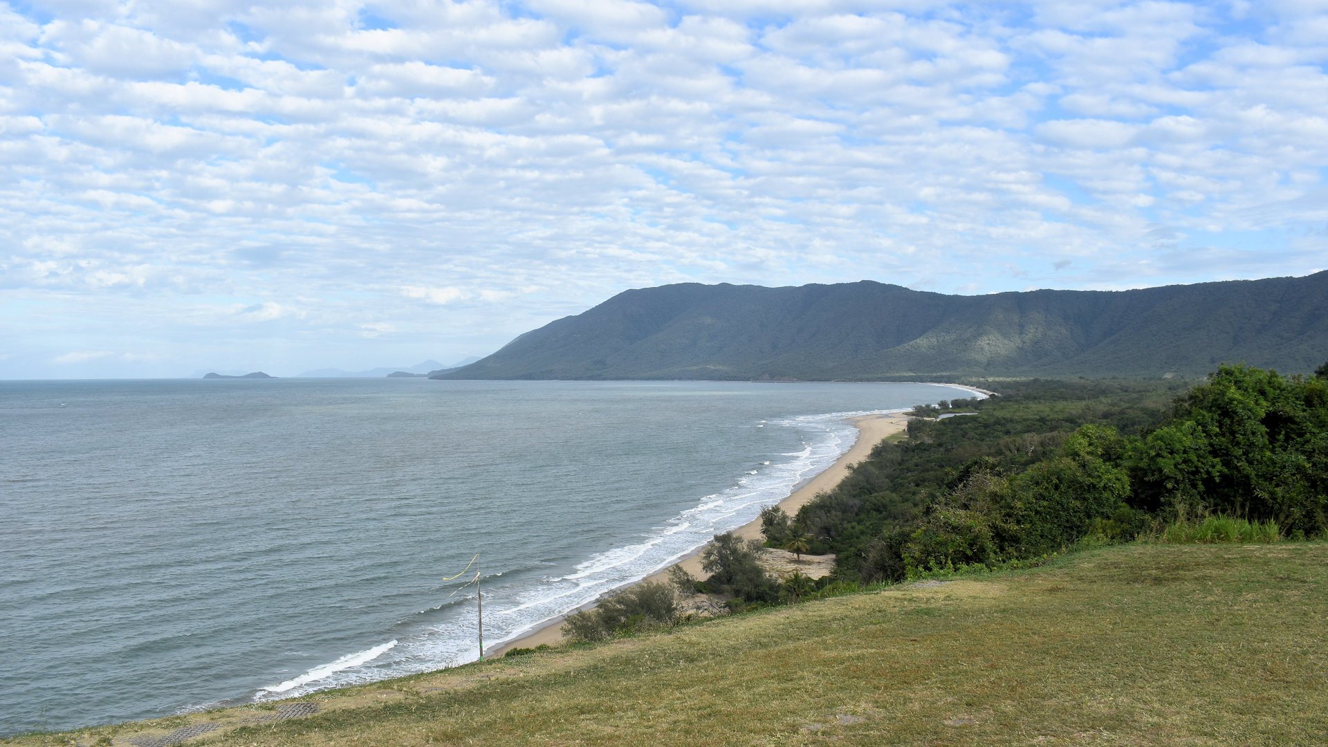 View from Rex Lookout looking south towards Clifton Beach and Palm Cove headland