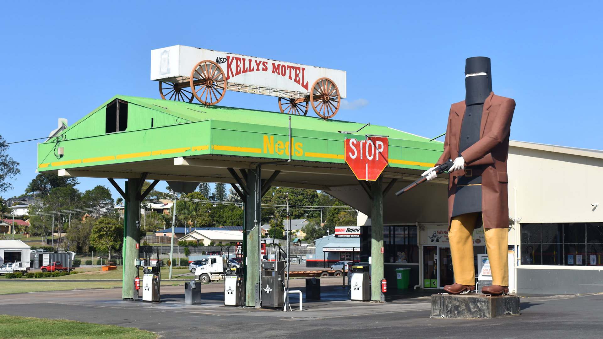 Big Ned Kelly outside Neds service station and Ned Kellys Motel in Maryborough
