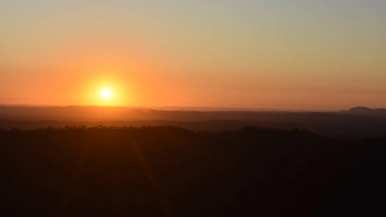 Sunrise from Boolimba Bluff in Carnarvon Gorge